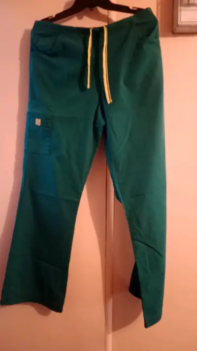Pantalones médicos verdes con cordón amarillo - miniatura 1