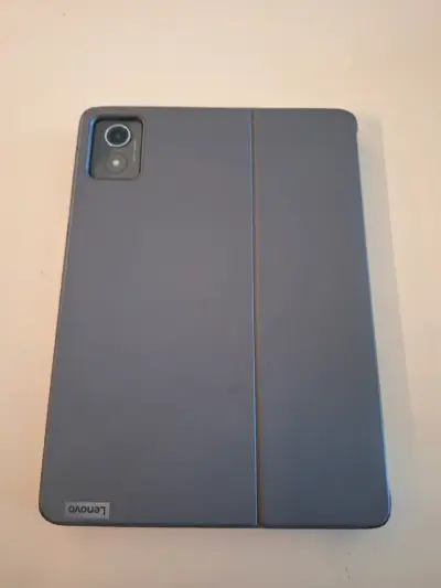 Tablet Lenovo con teclado y lápiz - miniatura 1