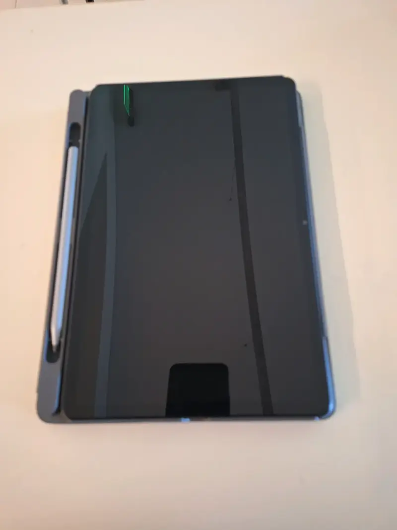 Tablet Lenovo con teclado y lápiz - 3