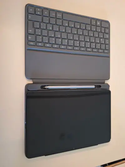 Tablet Lenovo con teclado y lápiz - miniatura 4