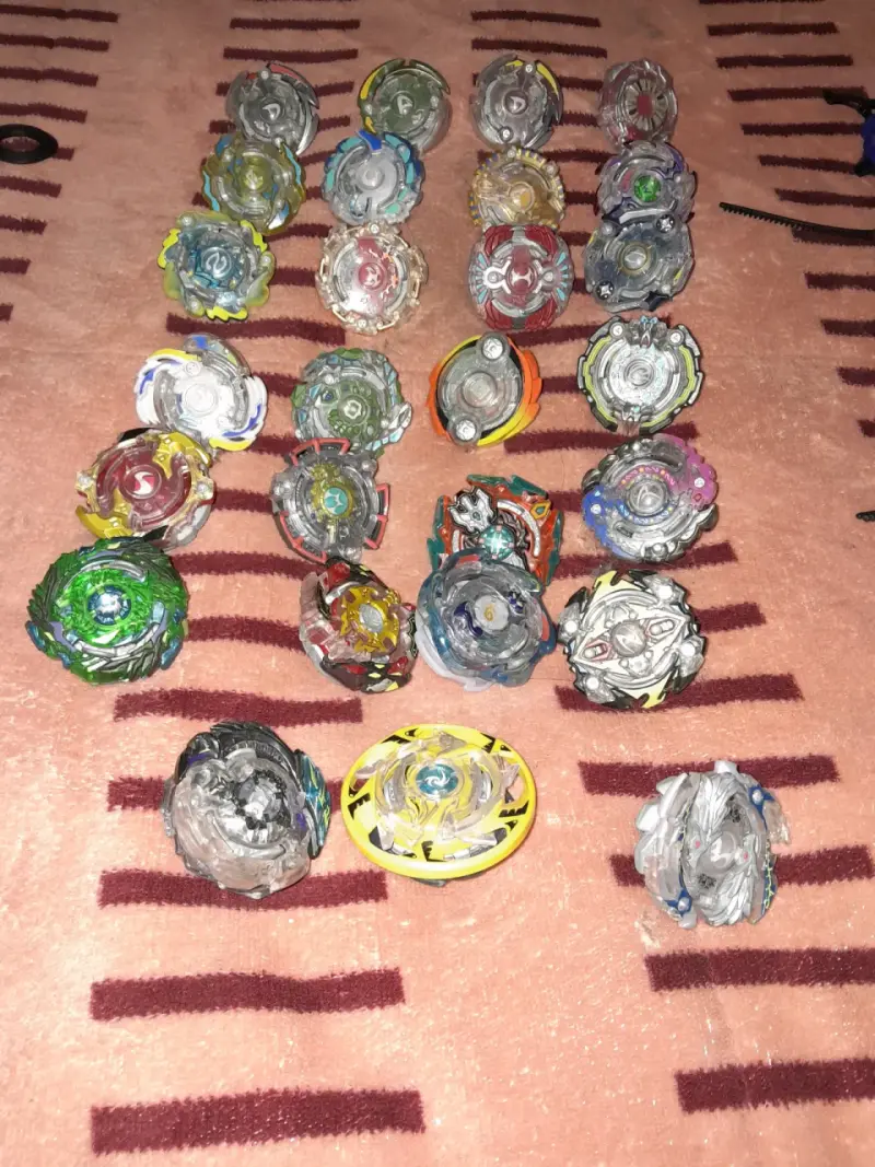Beyblades burst +  lanzadores - 5