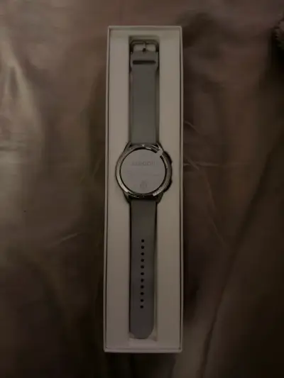 Reloj inteligente Xiaomi Watch S3 con correa gris - miniatura 2