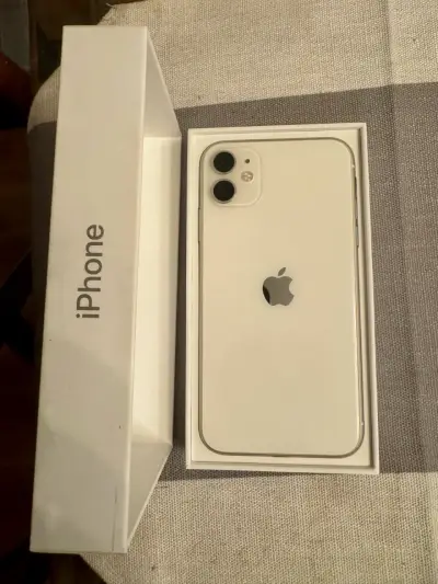 iPhone 11 Blanco en Buen Estado - miniatura 1