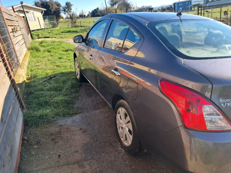 Nissan Versa 2019 en buen estado - 4