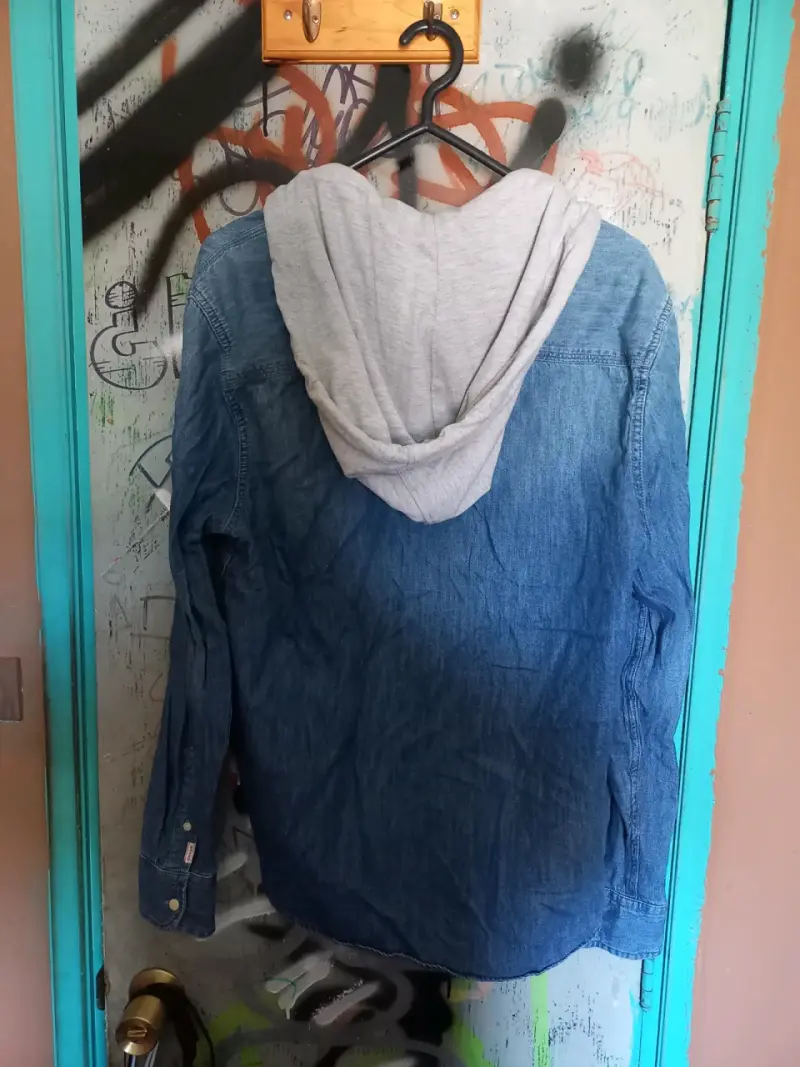Camisa de mezclilla con capucha para hombre - 2