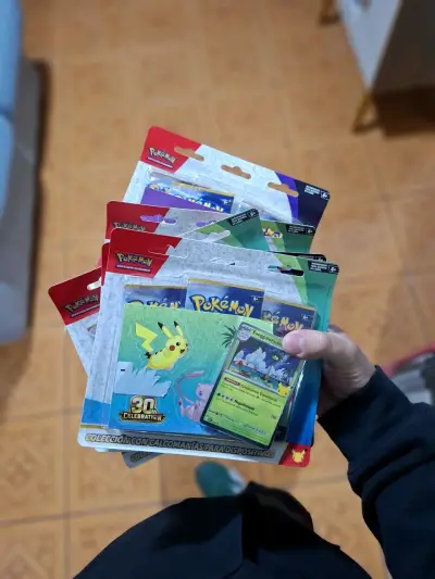 Colección de cartas Pokémon 30 Aniversario - miniatura 1