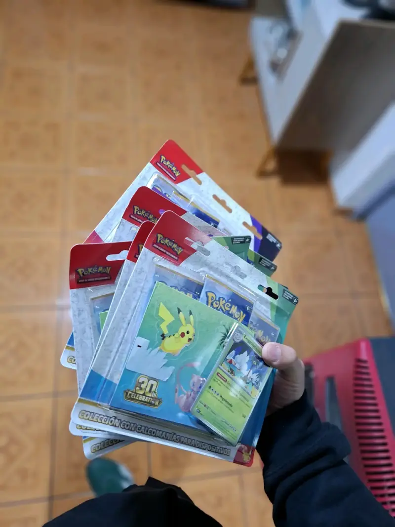 Colección de cartas Pokémon 30 Aniversario - 3
