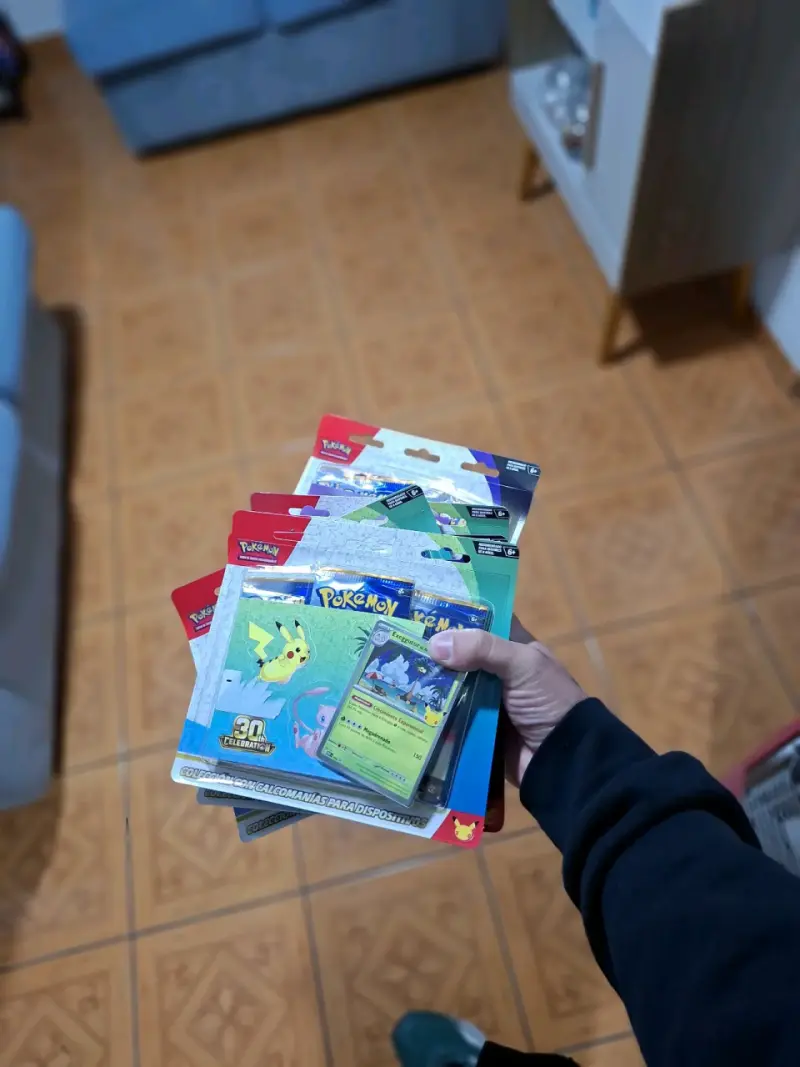 Colección de cartas Pokémon 30 Aniversario - 4