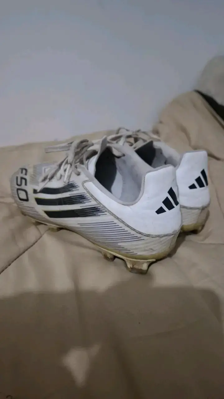 Botines de fútbol Adidas F50 blancos - 3