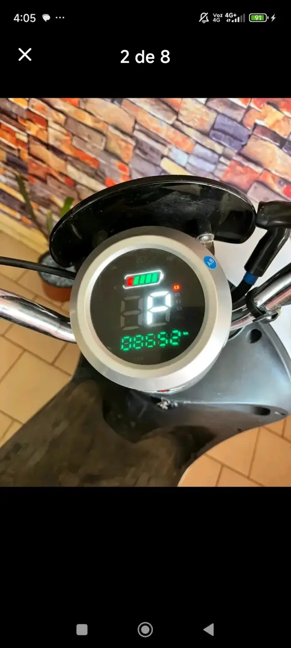 Scooter eléctrico blanco en buen estado - 2