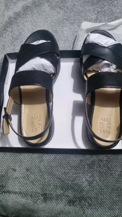 Sandalias negras de cuero Naturalizer - miniatura 1