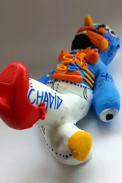 Figuras de arte coloridas. - miniatura 2
