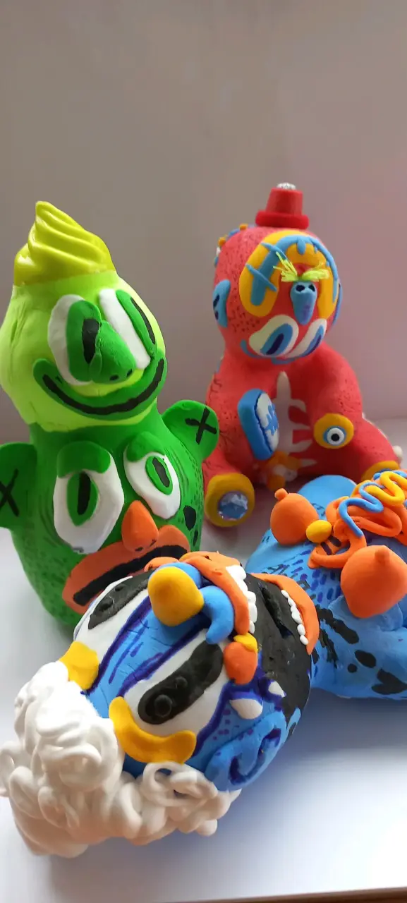 Figuras de arte coloridas. - 5