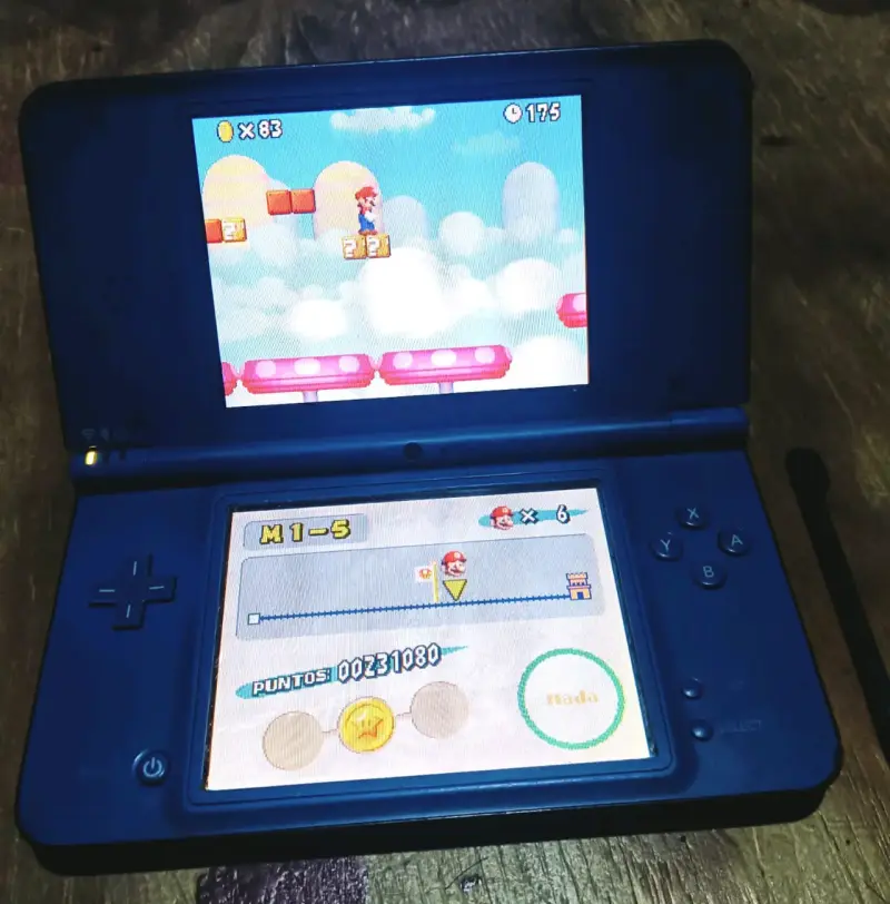 Nintendo DSi Xl Azul Desbloqueada - 1