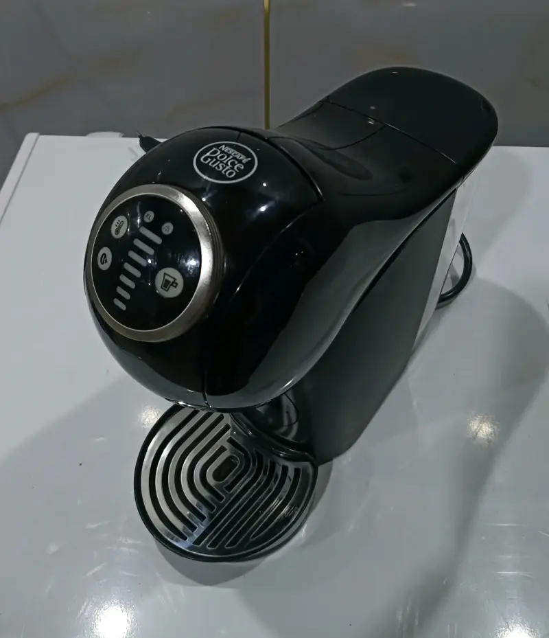 Cafetera Dolce Gusto Genio S Negra - 2