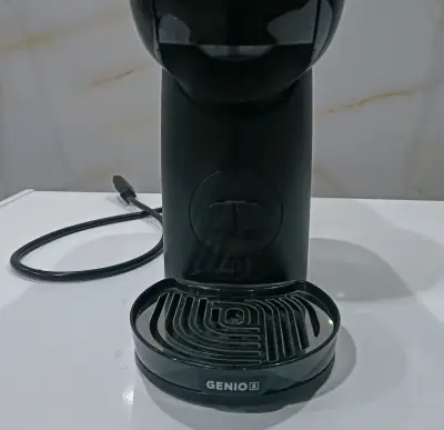 Cafetera Dolce Gusto Genio S Negra - miniatura 4