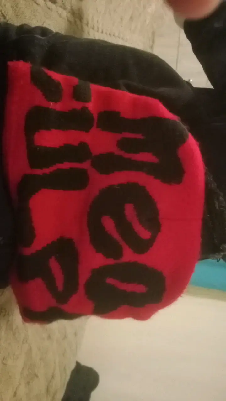 Gorro rrojo buen estado usado 2veces - 2