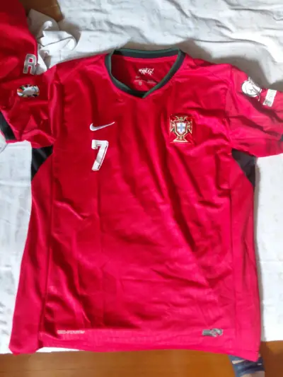 Camiseta Portugal Cristiano Ronaldo Roja - miniatura 1