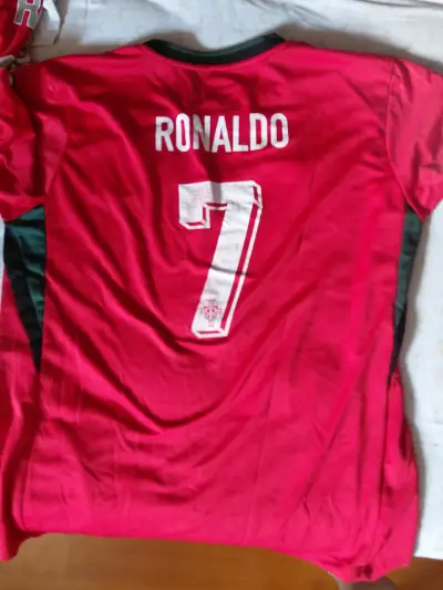 Camiseta Portugal Cristiano Ronaldo Roja - miniatura 2