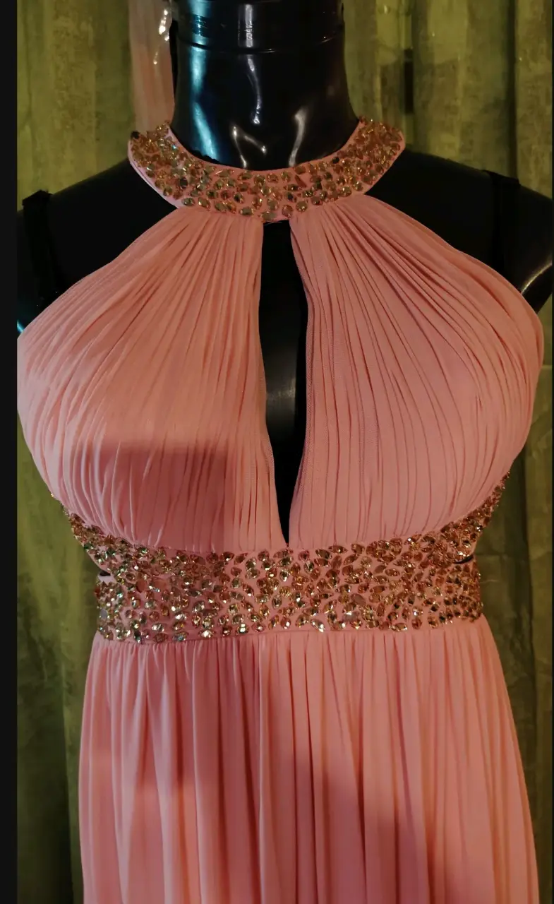 Vestido largo de fiesta rosa con pedrería - 2