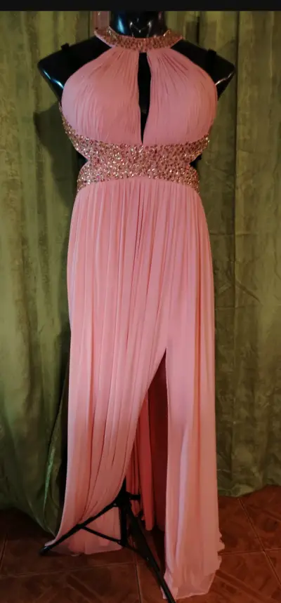 Vestido largo de fiesta rosa con pedrería - miniatura 3