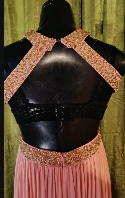 Vestido largo de fiesta rosa con pedrería - miniatura 6