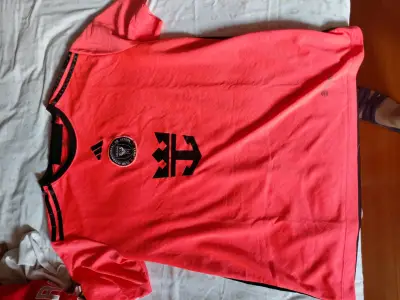 Camiseta de fútbol Adidas Messi roja - miniatura 1
