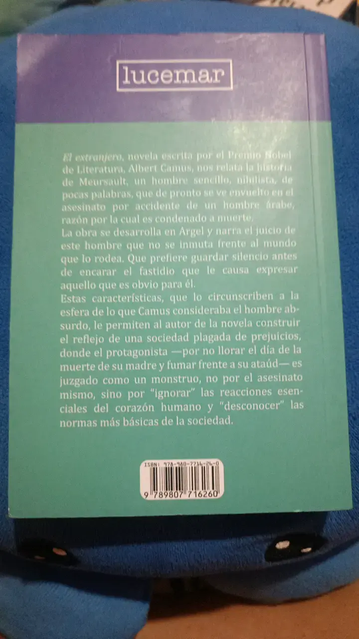 Libro 'El Extranjero' de Albert Camus - 2