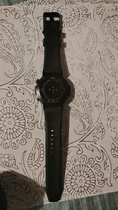 Reloj inteligente negro con cargador - miniatura 1