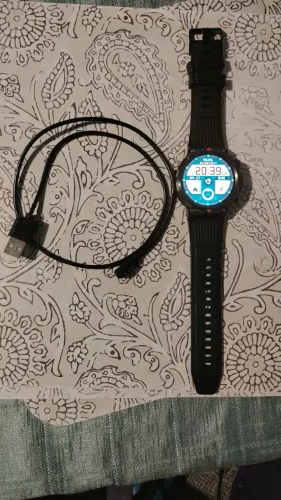 Reloj inteligente negro con cargador - miniatura 2