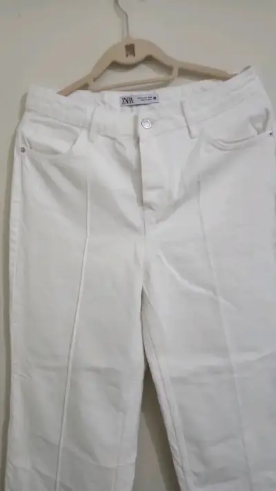Pantalones blancos Zara de mujer talla 38 - miniatura 2