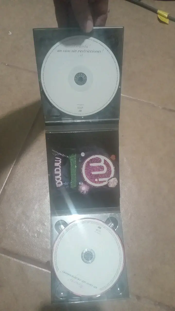 DVD + CD Miranda! En Vivo Sin Restricciones - 2