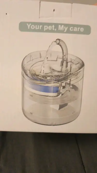 Fuente de agua para mascotas con filtro - miniatura 1
