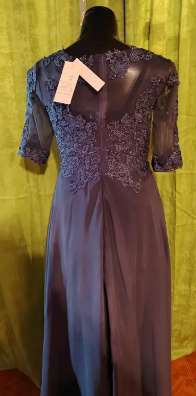 Vestido de encaje azul marino elegante - miniatura 5