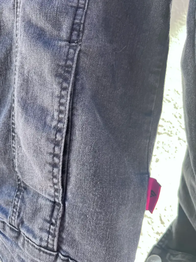 Chaqueta de mezclilla negra Ellus para mujer - 3