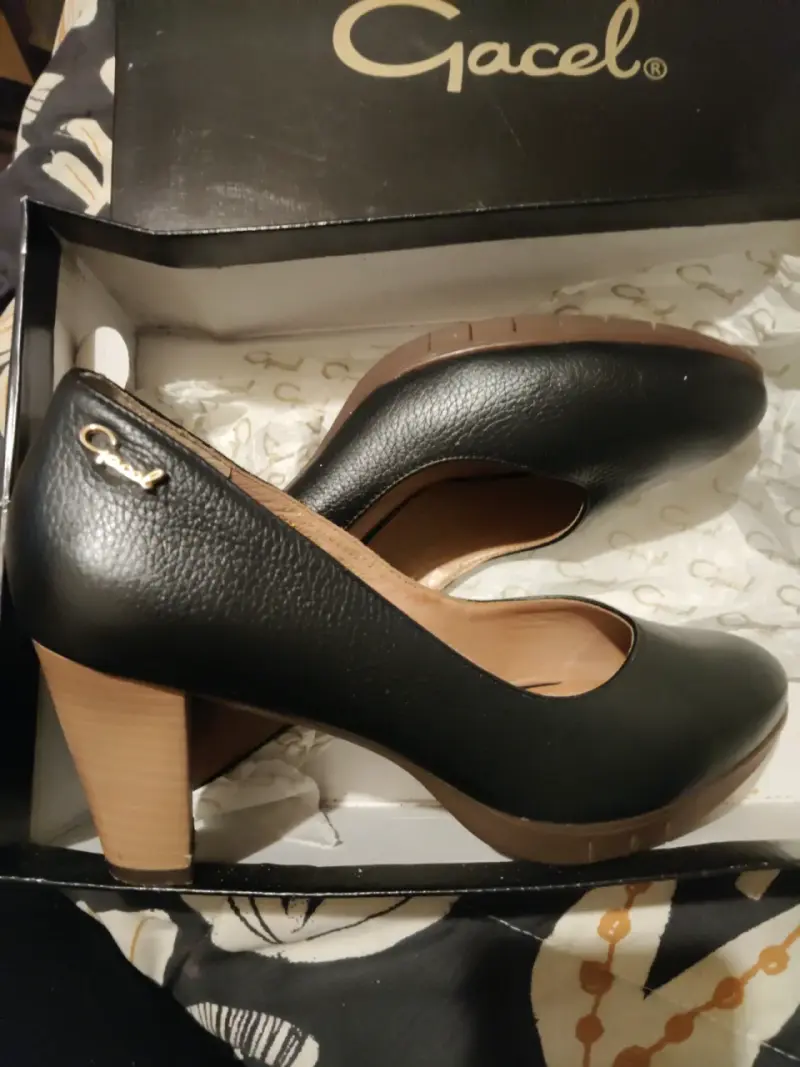 Zapatos de tacón negro marca Gacel - 1