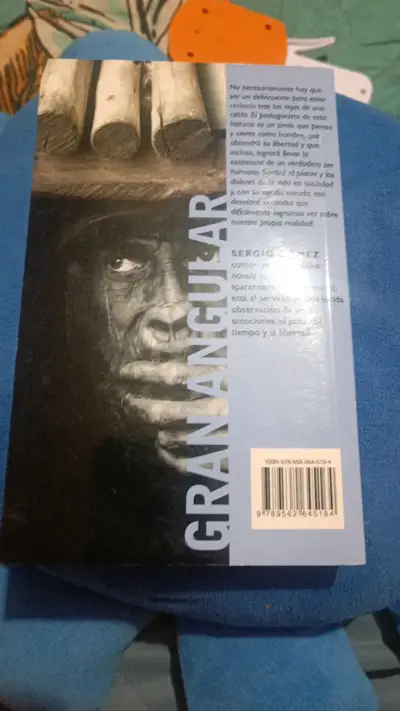 Libro 'Yo, Simio' de Sergio Gómez - miniatura 2