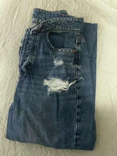 Jeans American Eagle desgastados para mujer - miniatura 1