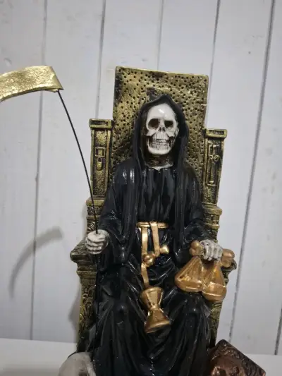 Figura de Santa Muerte Negra con Guadaña 38 cm - miniatura 2