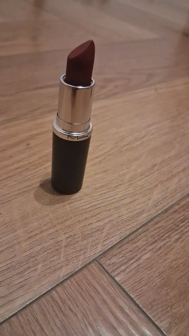 Labial MAC color burdeo - 2