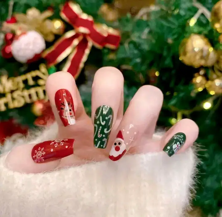 Uñas postizas navideñas decoradas - 1