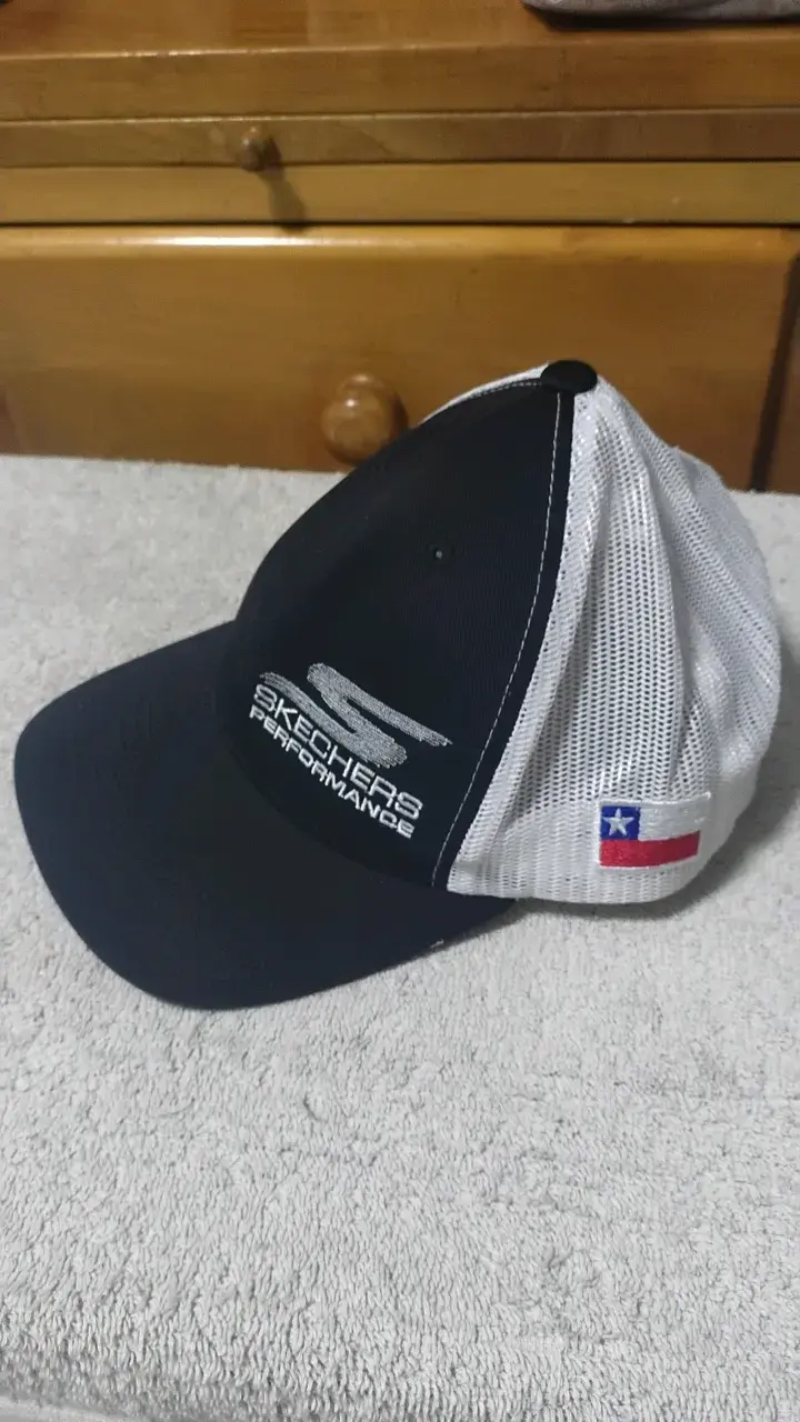 Gorra Skechers Performance negra y blanca - 3