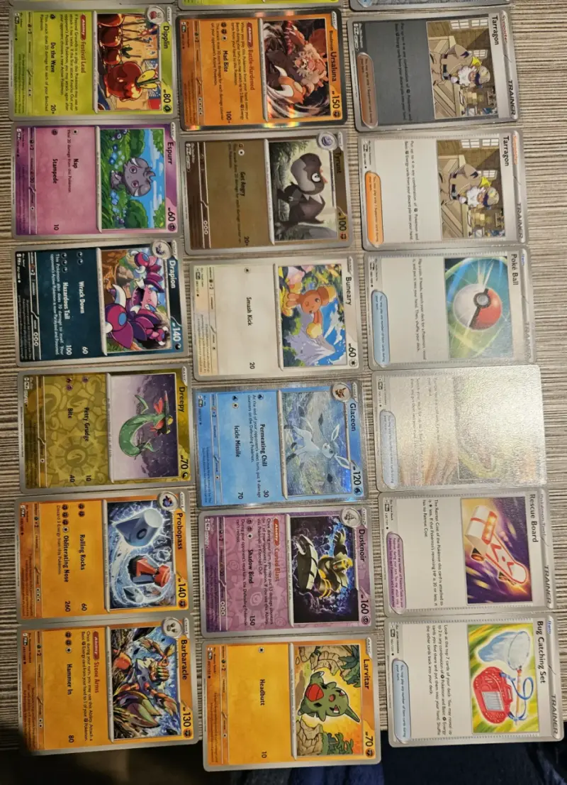 Colección de Cartas Pokémon Variadas - 3