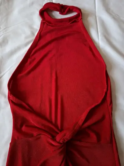 Vestido sin Mangas con Cuello Halter - miniatura 3