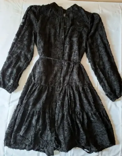 Vestido con Textura Encaje Floral - miniatura 2