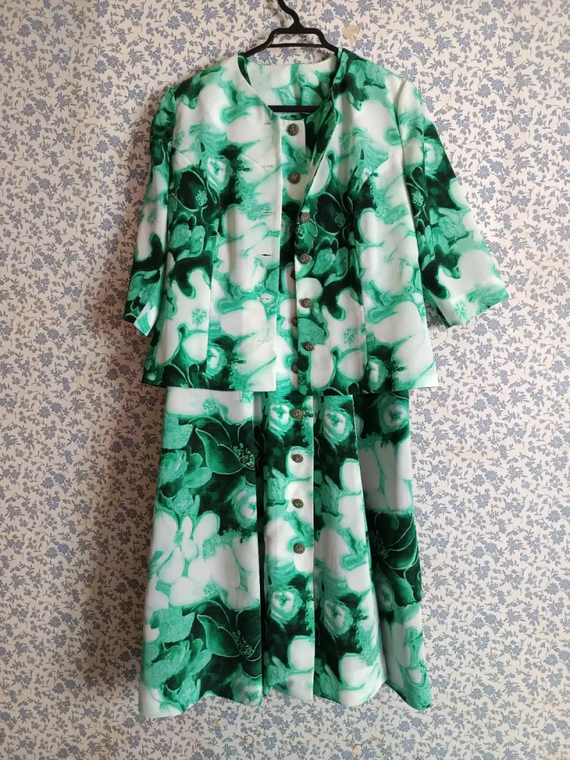Conjunto de Vestido y Chaqueta con Estampado Floral - 2