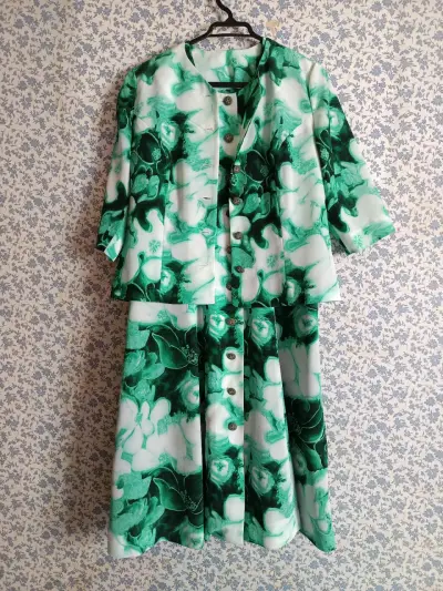 Conjunto de Vestido y Chaqueta con Estampado Floral - miniatura 2