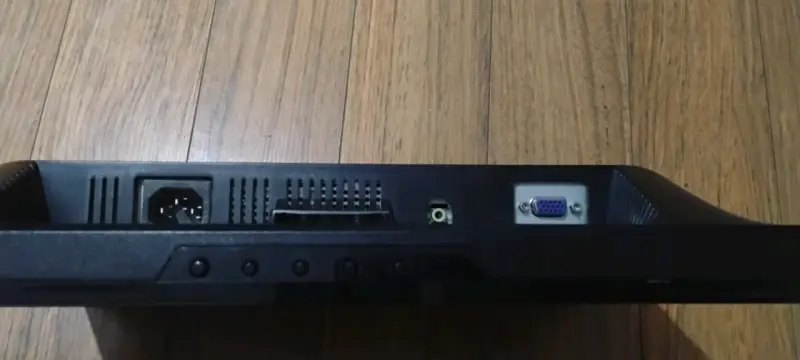 Monitor Compaq de 15 pulgadas con entradas VGA - 2