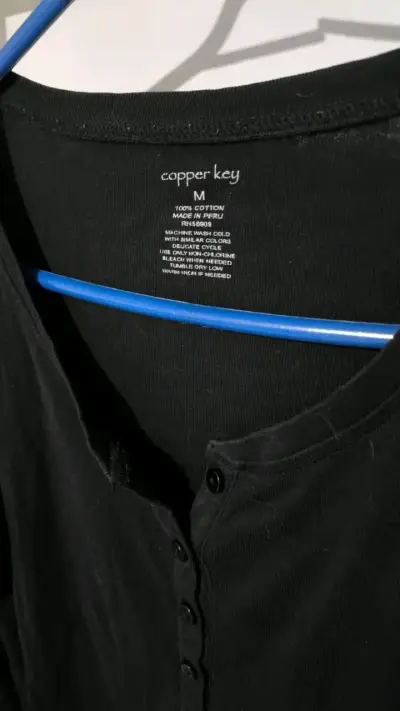 Polera negra manga larga Copper Key - miniatura 2