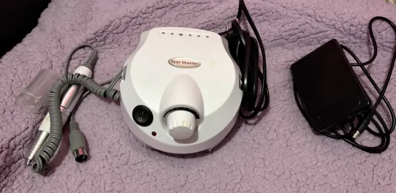 Torno para uñas Nail Master con pedal - 1